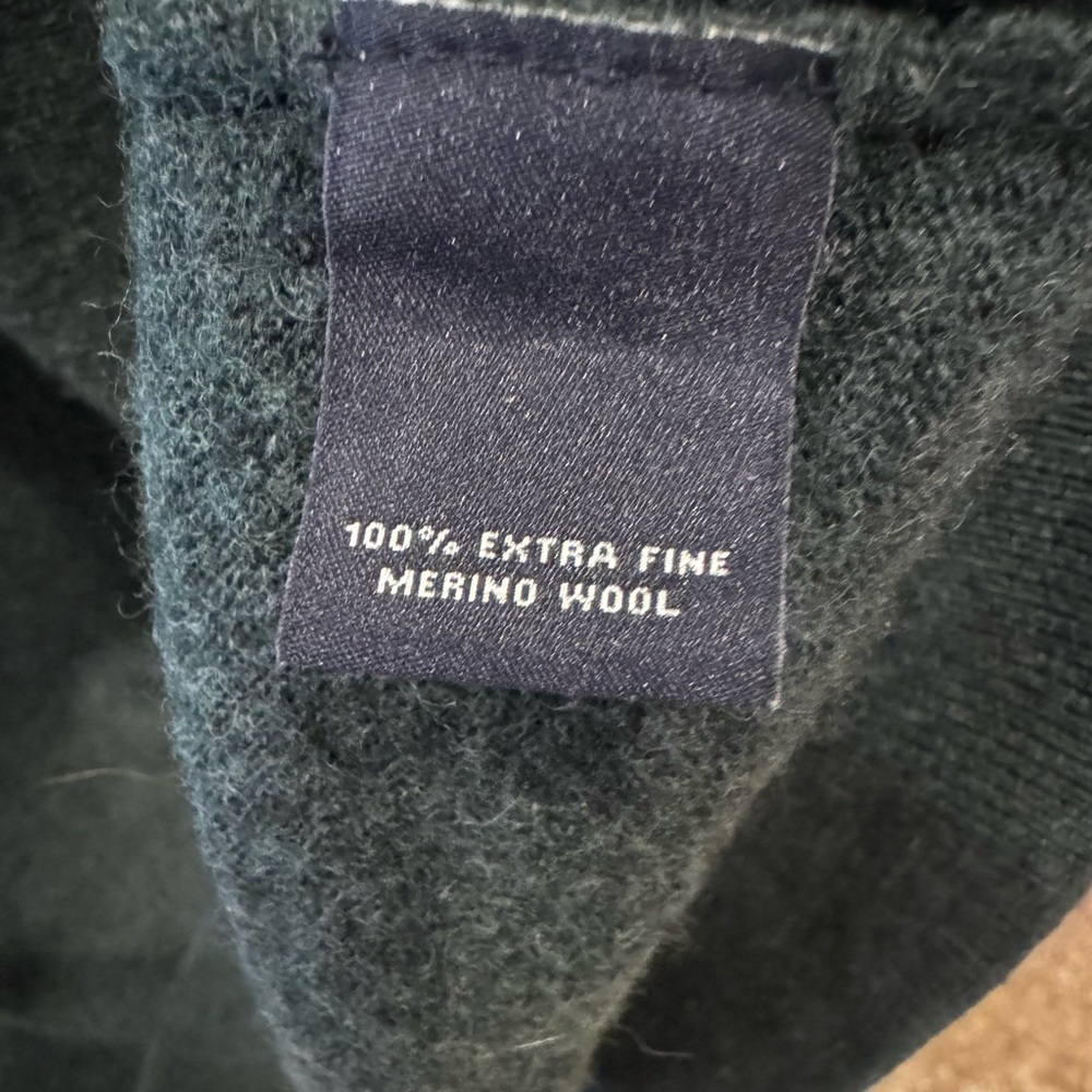 Hart Schaffner Marx V-Neck Sweater in Deep Green - Picture 5 of 8